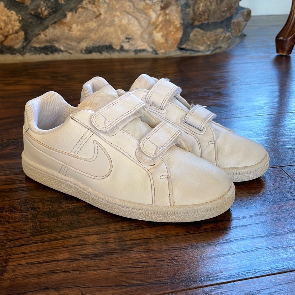 Girls Nike tennis shoes sz 13